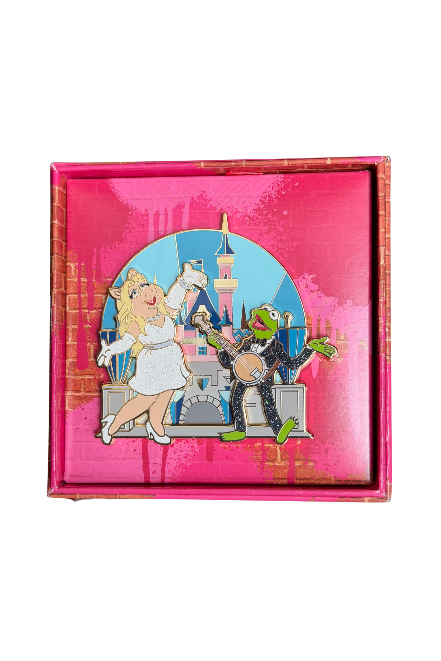 Miss Piggy and Kermit J28